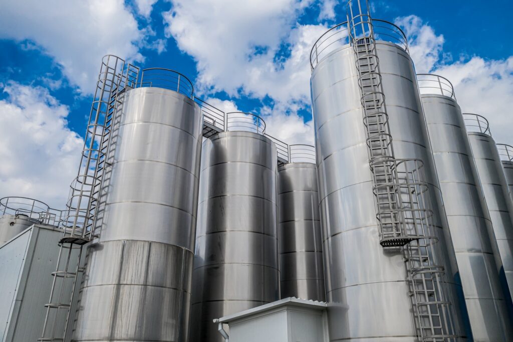 stainless-steel-tanks-food-processing-plant-top-view stainless-steel-tanks-food-processing-plant-top-view